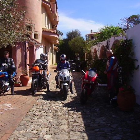 Locanda Tipica Sa Corte Oliena Luaran gambar