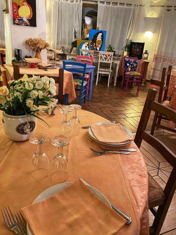Locanda Tipica Sa Corte Oliena Luaran gambar