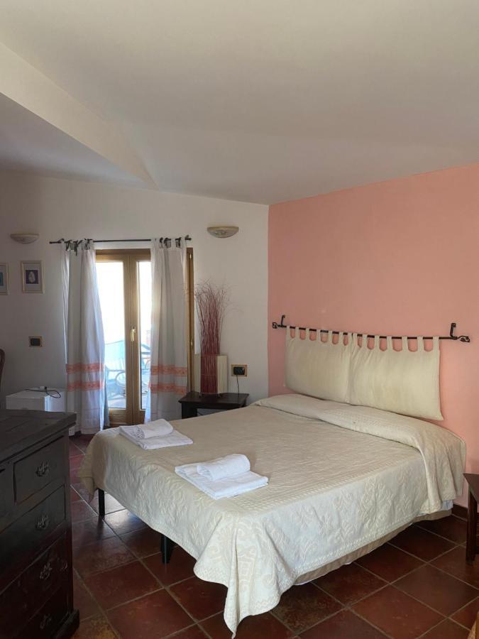 Locanda Tipica Sa Corte Oliena Luaran gambar