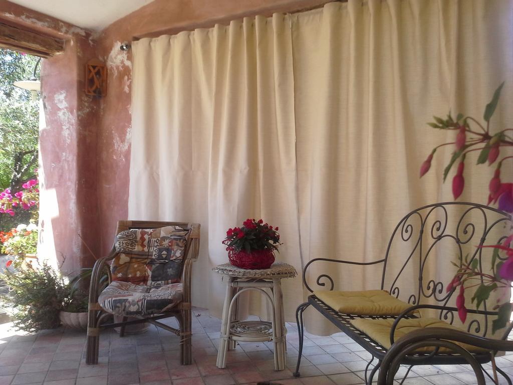 Locanda Tipica Sa Corte Oliena Luaran gambar
