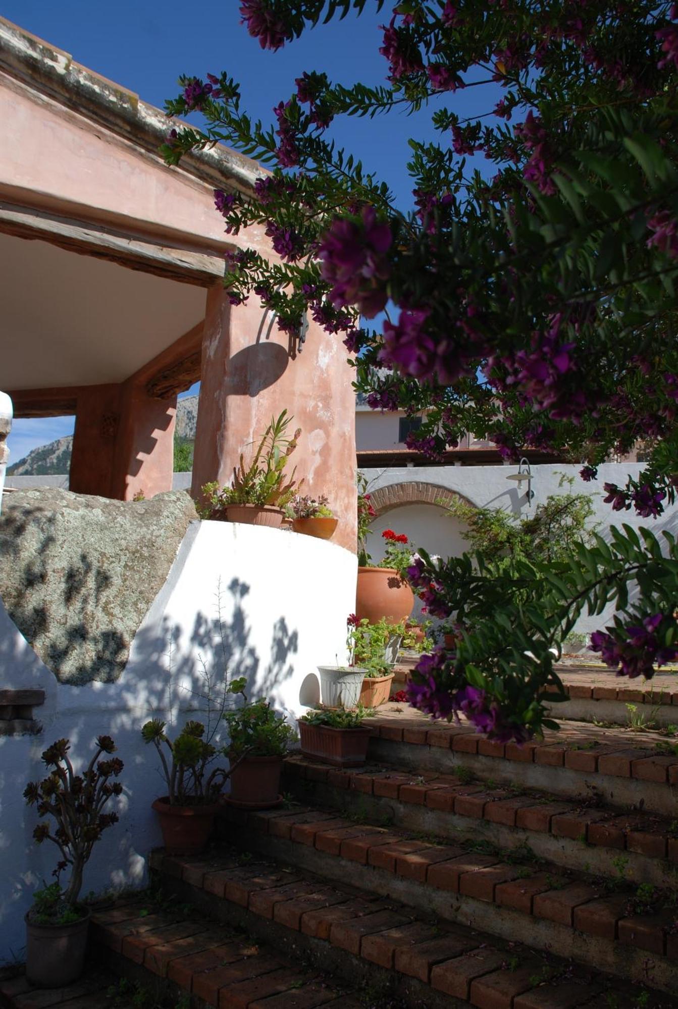 Locanda Tipica Sa Corte Oliena Luaran gambar