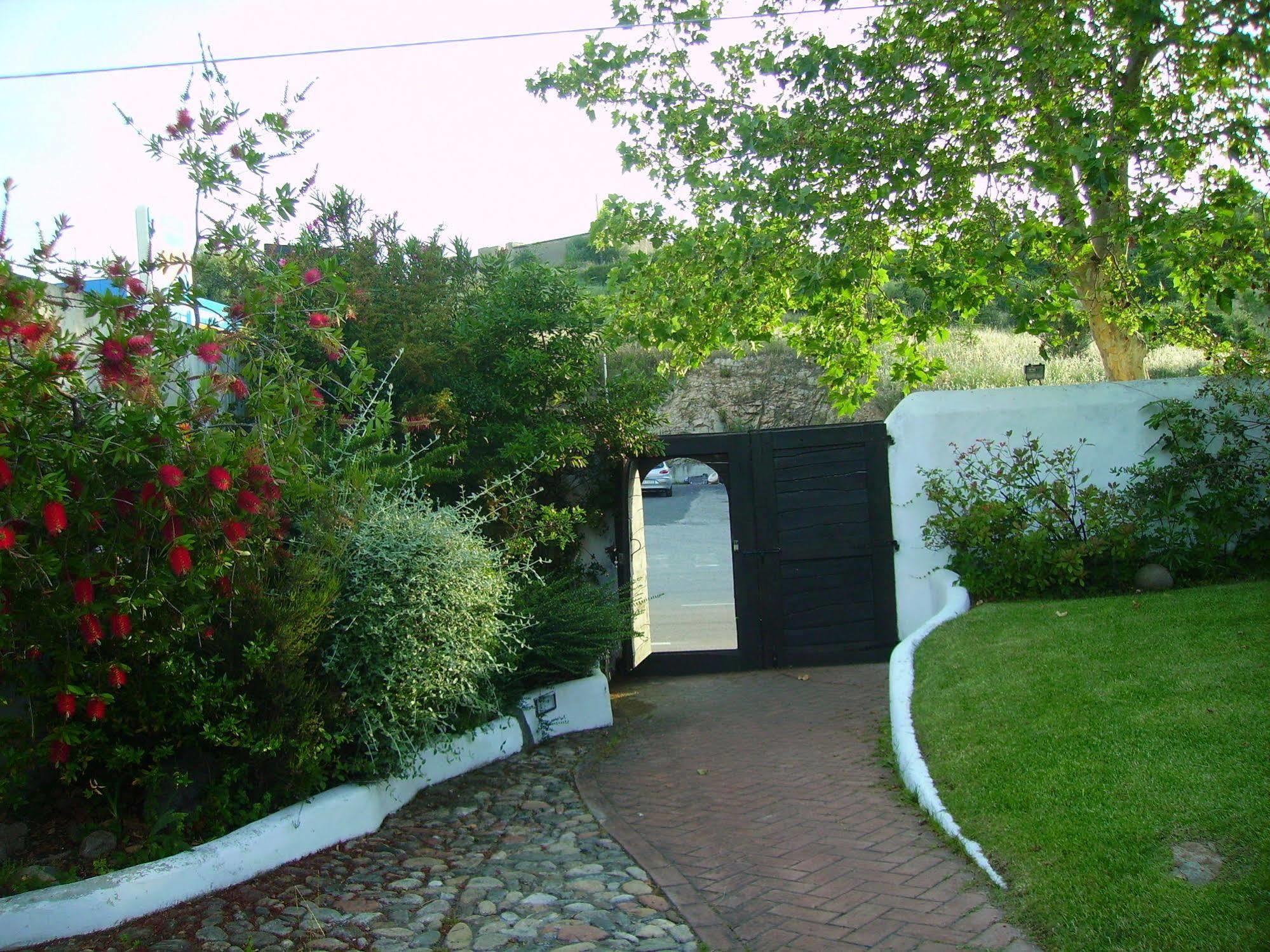 Locanda Tipica Sa Corte Oliena Luaran gambar