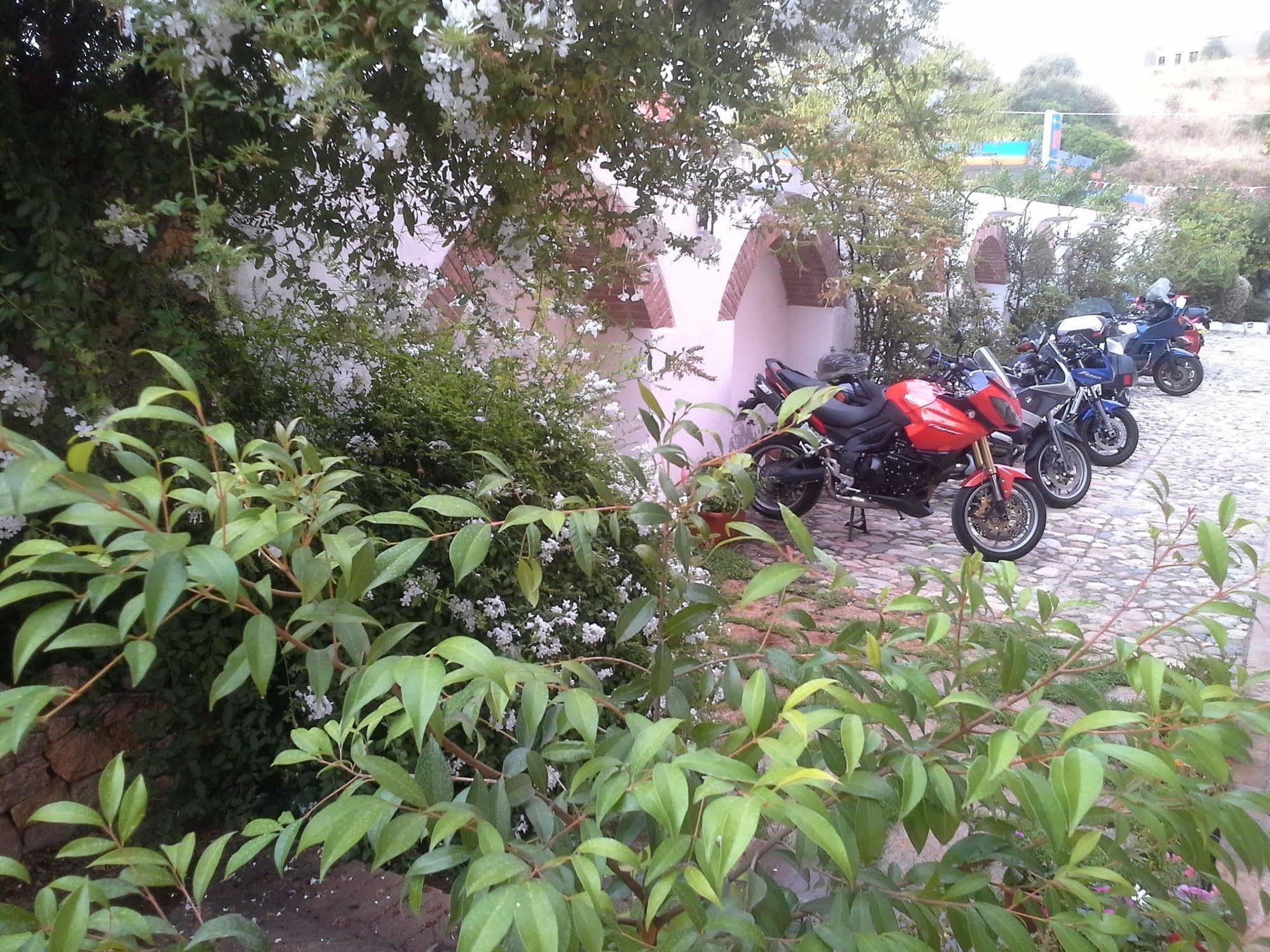 Locanda Tipica Sa Corte Oliena Luaran gambar